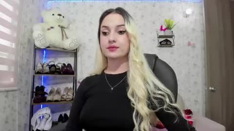 Snapshot of isablonde1 chatting on 05-15-26, 06:59 ISABELLA online show from 05-15-26, 06:59