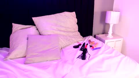 Isabela Isa for lovers online show from 03-24-26, 09:42