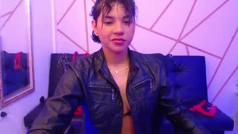 isabela online show from 06-13-26, 03:59