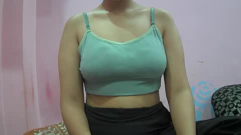 ishika_singh_ online show from 03-05-26, 02:18