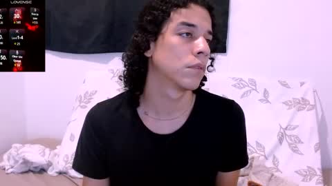 Snapshot of isidroglasc chatting on 06-04-26, 01:22 Isidro online show from 06-04-26, 01:22
