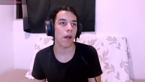 Snapshot of isidroglasc chatting on 06-16-26, 02:36 Isidro online show from 06-16-26, 02:36