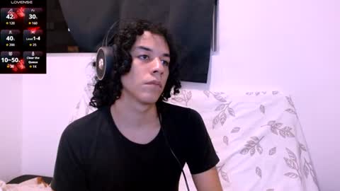 Snapshot of isidroglasc chatting on 06-23-26, 01:25 Isidro online show from 06-23-26, 01:25