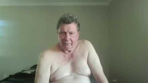 island625103 online show from 09-18-25, 06:32