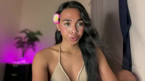 Snapshot of island_girlxxx chatting on 07-13-26, 12:02 Alona online show from 07-13-26, 12:02
