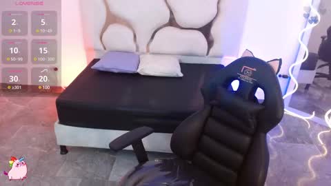 Issa online show from 02-12-25, 03:29