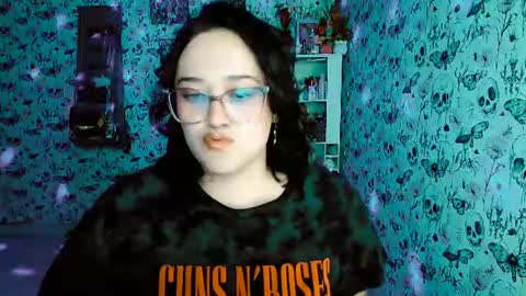 Yiz online show from 07-04-26, 04:40