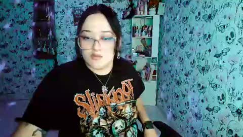 Yiz online show from 07-18-26, 03:00