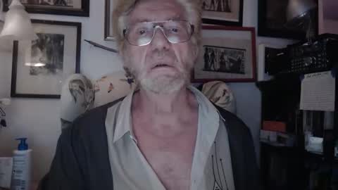 ImYourBitch online show from 05-04-26, 03:02