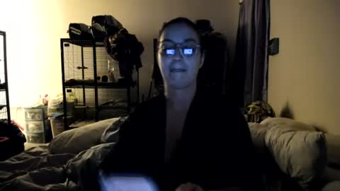 Snapshot of italiana25 chatting on 06-22-26, 03:25 Bella Bloom online show from 06-22-26, 03:25