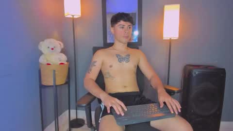 Ithan and Friends online show from 03-10-26, 02:33