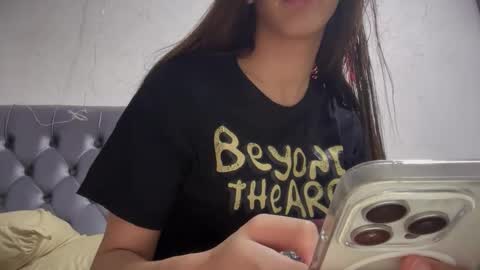 Cora online show from 10-19-25, 12:33