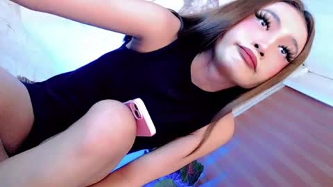 Snapshot of its_me_luna1111 chatting on 07-04-26, 04:35 its_me_luna1111 online show from 07-04-26, 04:35