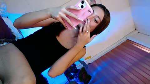 Snapshot of its_me_luna1111 chatting on 07-07-26, 07:23 its_me_luna1111 online show from 07-07-26, 07:23