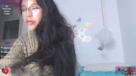 Snapshot of ivana_rose chatting on 02-23-25, 06:39 Adris online show from 02-23-25, 06:39