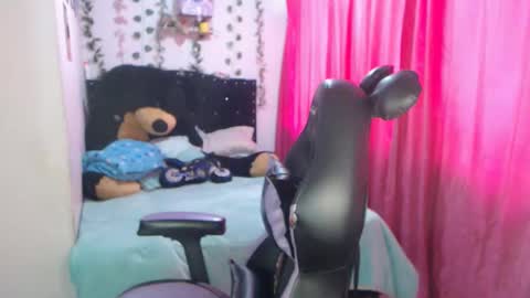 Snapshot of ivone_96 chatting on 03-04-26, 08:04 ivone 96 online show from 03-04-26, 08:04
