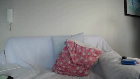 Snapshot of ivonnehills_19 chatting on 04-30-26, 06:03 Ivonne online show from 04-30-26, 06:03