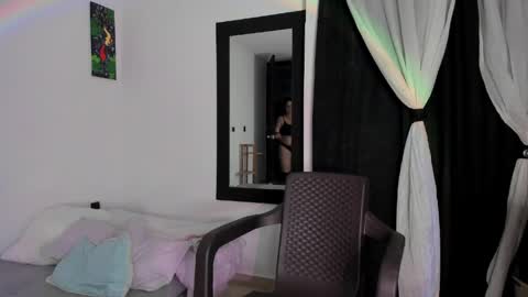 I V Y online show from 04-17-26, 02:47