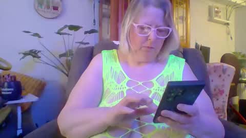 Snapshot of ivyjane3522 chatting on 04-19-26, 03:22 ivyjane3522 online show from 04-19-26, 03:22