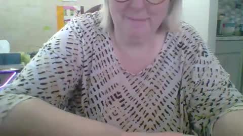 Snapshot of ivyjane3522 chatting on 04-22-26, 01:23 ivyjane3522 online show from 04-22-26, 01:23
