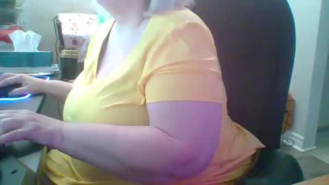 Snapshot of ivyjane3522 chatting on 04-27-26, 03:54 ivyjane3522 online show from 04-27-26, 03:54
