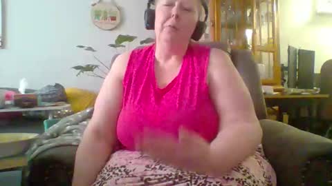 Snapshot of ivyjane3522 chatting on 04-29-26, 05:17 ivyjane3522 online show from 04-29-26, 05:17