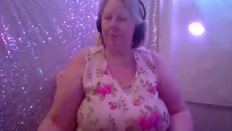 Snapshot of ivyjane3522 chatting on 05-03-26, 02:06 ivyjane3522 online show from 05-03-26, 02:06