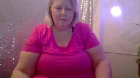 Snapshot of ivyjane3522 chatting on 05-05-26, 01:24 ivyjane3522 online show from 05-05-26, 01:24