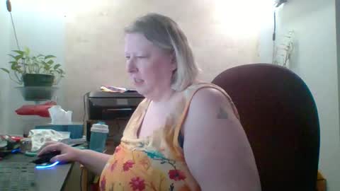 Snapshot of ivyjane3522 chatting on 05-11-26, 02:45 ivyjane3522 online show from 05-11-26, 02:45