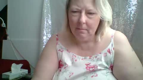 Snapshot of ivyjane3522 chatting on 05-12-26, 02:14 ivyjane3522 online show from 05-12-26, 02:14
