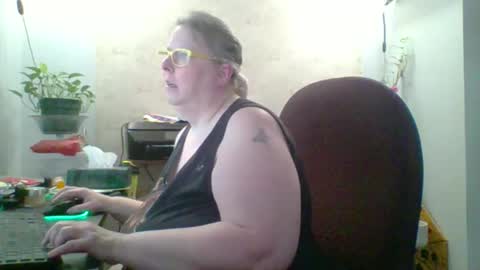 Snapshot of ivyjane3522 chatting on 05-13-26, 02:36 ivyjane3522 online show from 05-13-26, 02:36