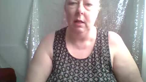 Snapshot of ivyjane3522 chatting on 05-17-26, 02:35 ivyjane3522 online show from 05-17-26, 02:35