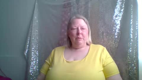 Snapshot of ivyjane3522 chatting on 05-18-26, 02:56 ivyjane3522 online show from 05-18-26, 02:56