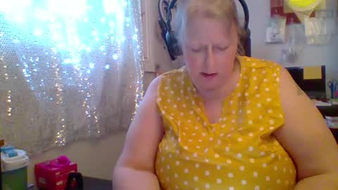 ivyjane3522 online show from 07-08-26, 12:04