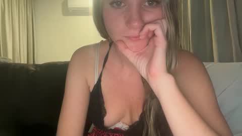 Snapshot of ivysagex chatting on 11-22-25, 07:02 ivysagex online show from 11-22-25, 07:02