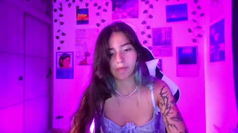 Ivy  online show from 03-25-26, 12:27