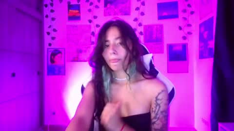 Ivy  online show from 04-17-26, 03:09