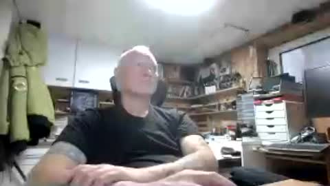 Snapshot of iwalknaked chatting on 07-19-26, 06:44 iwalknaked online show from 07-19-26, 06:44