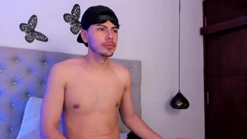 Snapshot of izack_01 chatting on 04-16-26, 02:29 izack_01 online show from 04-16-26, 02:29