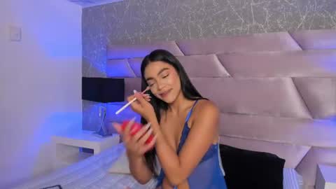 Snapshot of izanthorne chatting on 07-07-26, 12:42 Izan Thorne online show from 07-07-26, 12:42
