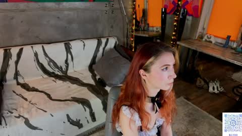 Snapshot of izi_fox chatting on 04-02-26, 03:31 izi online show from 04-02-26, 03:31