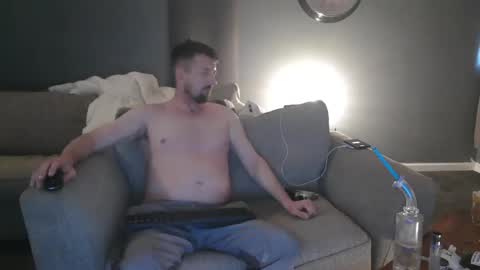 Snapshot of j281133 chatting on 09-29-25, 07:02 Big 8 online show from 09-29-25, 07:02