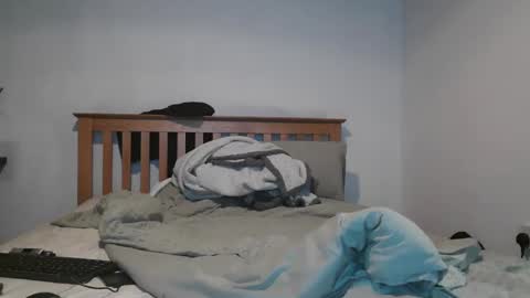 Snapshot of j281133 chatting on 10-18-25, 07:58 Big 8 online show from 10-18-25, 07:58