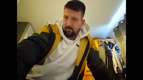 Snapshot of j281133 chatting on 10-19-25, 12:06 Big 8 online show from 10-19-25, 12:06