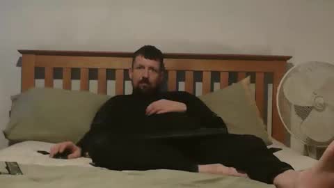 Snapshot of j281133 chatting on 10-22-25, 09:53 Big 8 online show from 10-22-25, 09:53