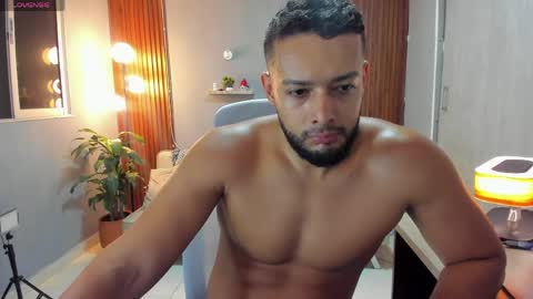 Snapshot of j_calix chatting on 05-12-26, 12:30 Calix Independient model Insta and twt Calixsnake online show from 05-12-26, 12:30