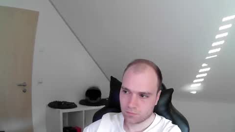 here4y online show from 04-01-26, 05:52