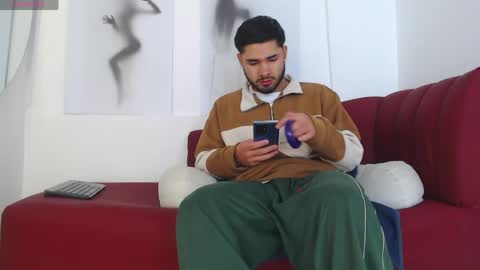    online show from 06-03-26, 12:08