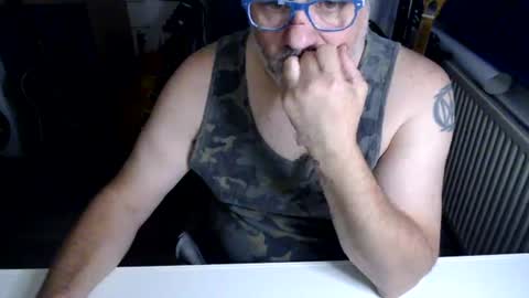Jack independent model  online show from 06-15-26, 08:33