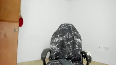 Snapshot of jacob_black21 chatting on 06-10-26, 02:01 jacob black online show from 06-10-26, 02:01